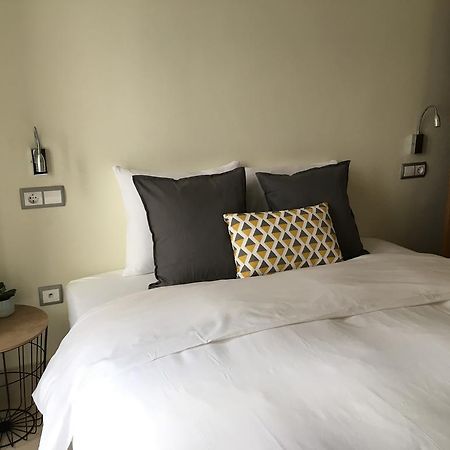 1E Azofaifo St Apartment เซบีญา ภายนอก รูปภาพ