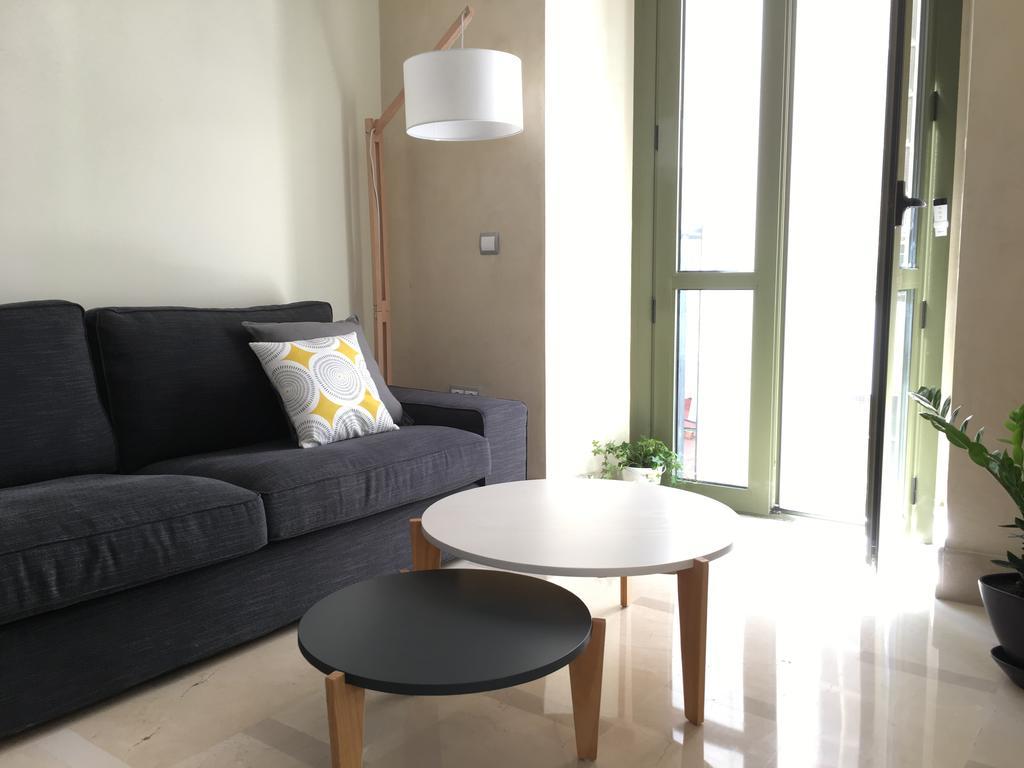 1E Azofaifo St Apartment เซบีญา ภายนอก รูปภาพ