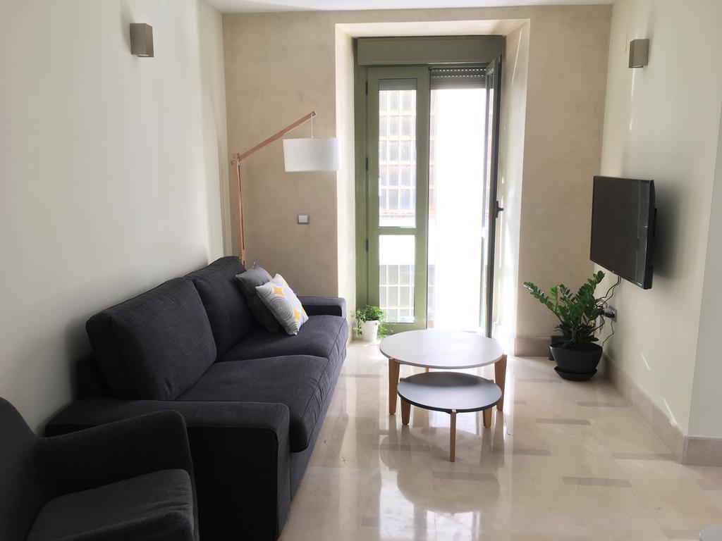 1E Azofaifo St Apartment เซบีญา ภายนอก รูปภาพ