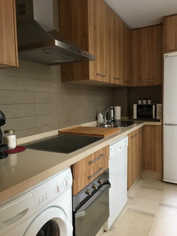 1E Azofaifo St Apartment เซบีญา ภายนอก รูปภาพ