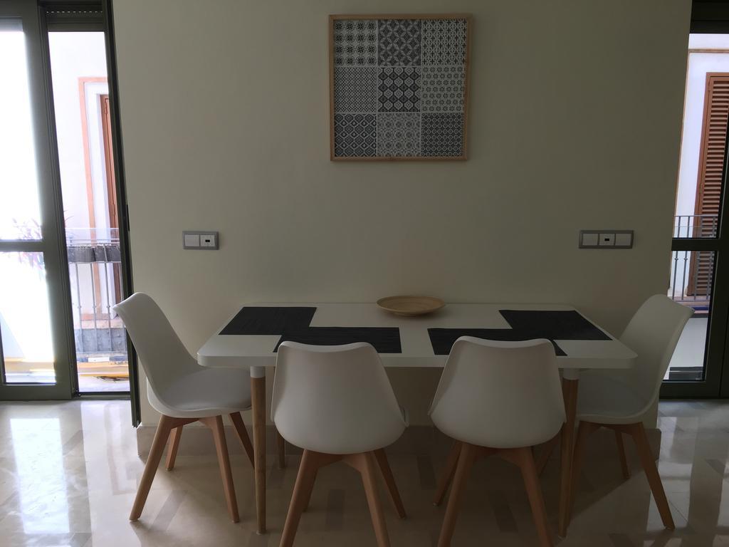 1E Azofaifo St Apartment เซบีญา ภายนอก รูปภาพ