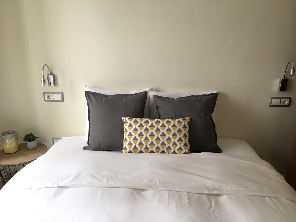 1E Azofaifo St Apartment เซบีญา ภายนอก รูปภาพ