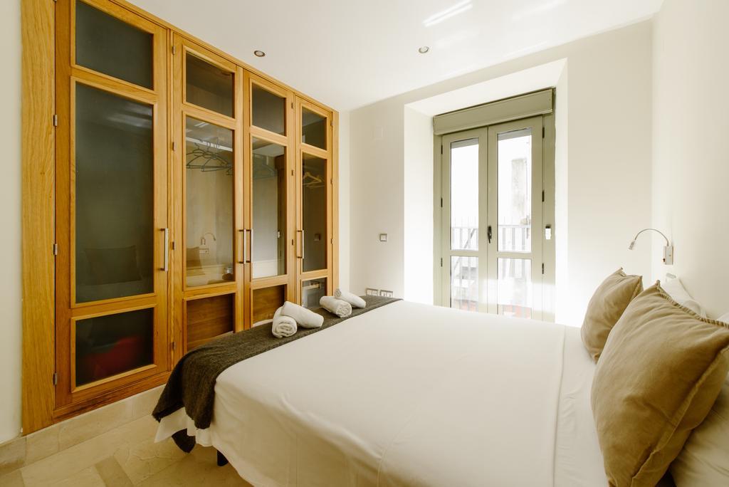 1E Azofaifo St Apartment เซบีญา ภายนอก รูปภาพ