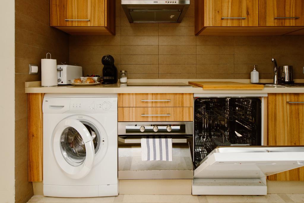 1E Azofaifo St Apartment เซบีญา ภายนอก รูปภาพ