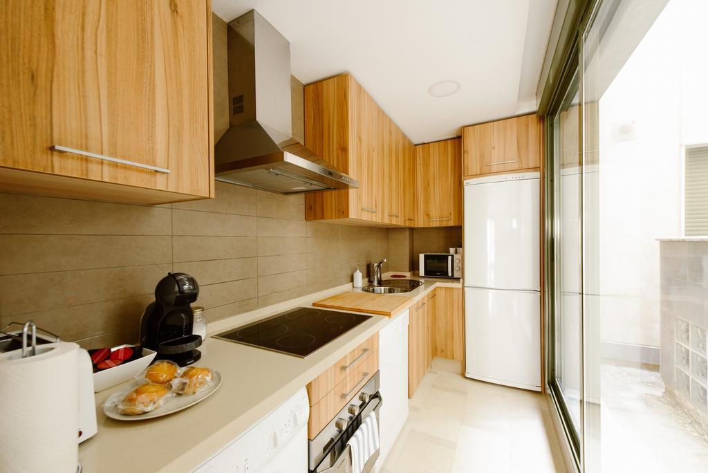 1E Azofaifo St Apartment เซบีญา ภายนอก รูปภาพ
